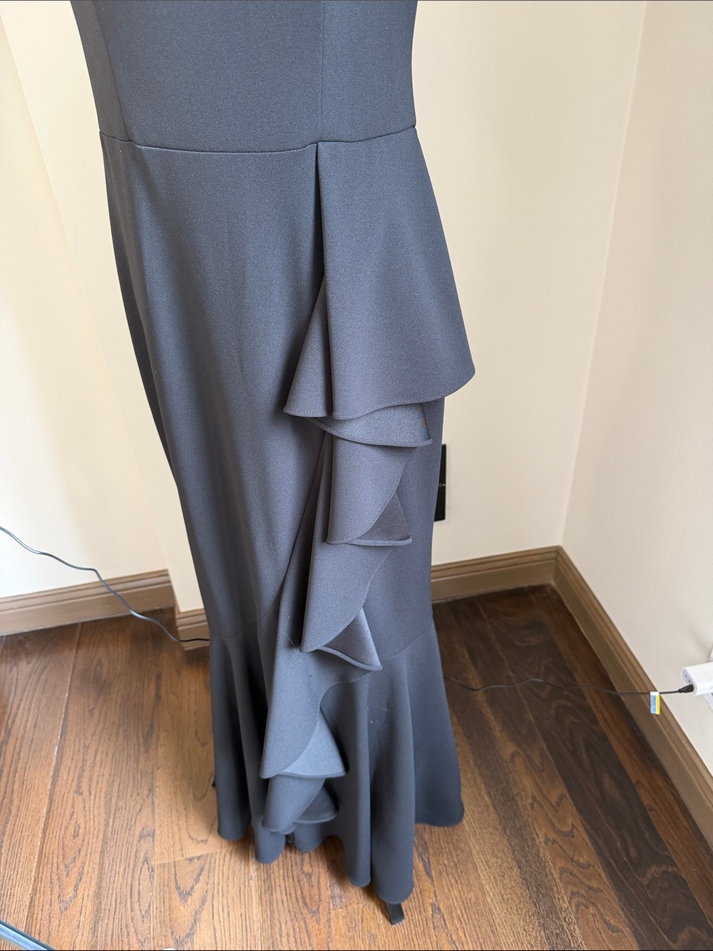 BETSY ADAM Off Shoulder Black Cascading Ruffled Mermaid Gown Size 12 - Picture 4 of 14